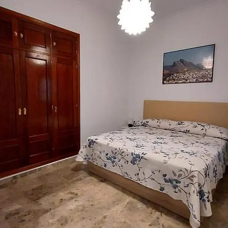 Piso En El Centro De * Antequera